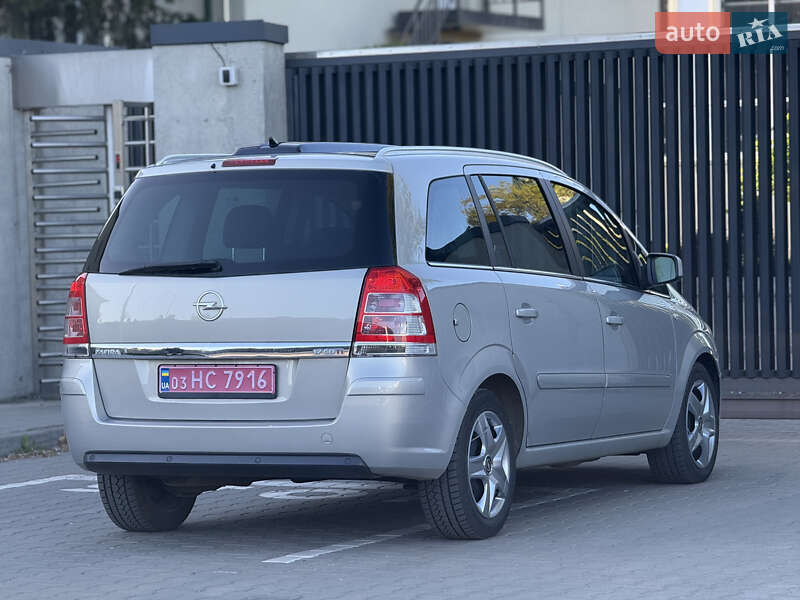 Мінівен Opel Zafira 2010 в Луцьку