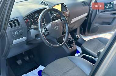 Минивэн Opel Zafira 2009 в 