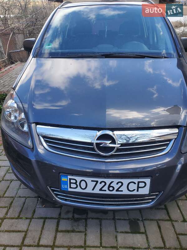 Opel Zafira 2012
