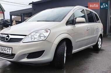 Минивэн Opel Zafira 2010 в 