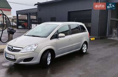 Минивэн Opel Zafira 2010 в 