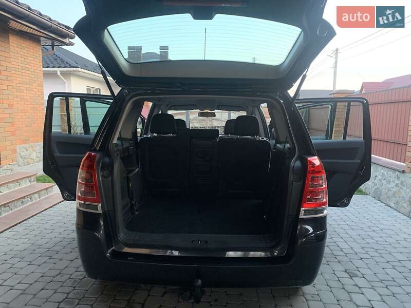 Минивэн Opel Zafira 2011 в Виннице