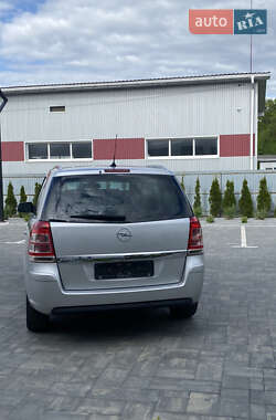 Мінівен Opel Zafira 2010 в 