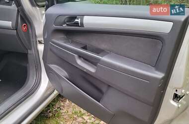 Минивэн Opel Zafira 2012 в 