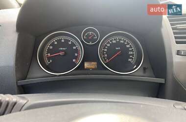 Минивэн Opel Zafira 2005 в 
