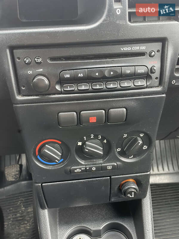 Минивэн Opel Zafira 2003 в Самборе