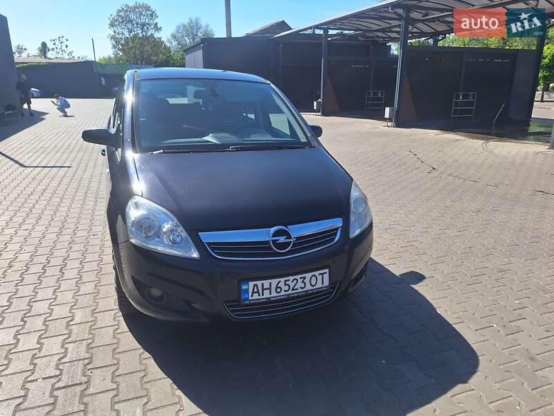 Минивэн Opel Zafira 2008 в Каменском