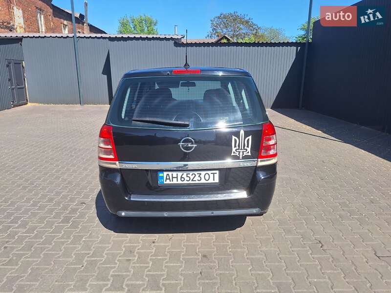 Минивэн Opel Zafira 2008 в Каменском