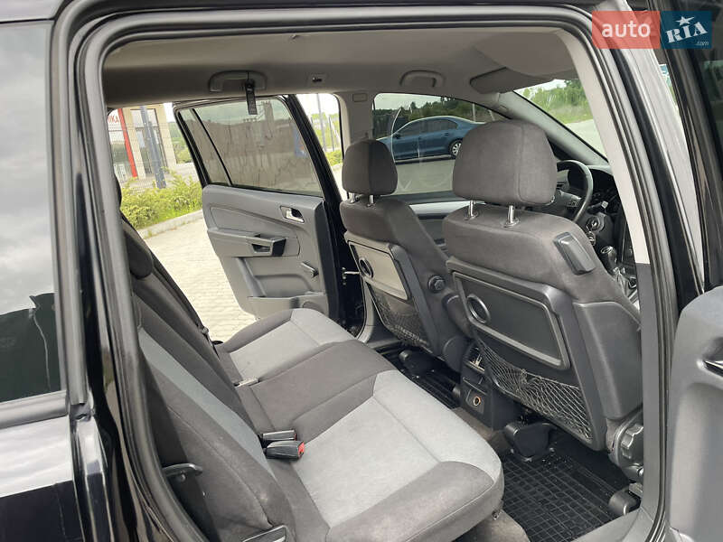 Мінівен Opel Zafira 2005 в Львові