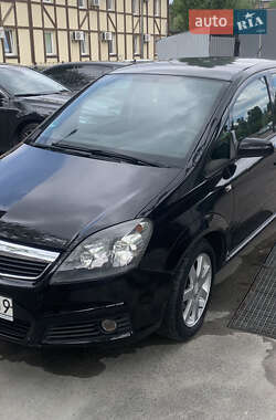 Минивэн Opel Zafira 2006 в Киеве