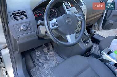 Минивэн Opel Zafira 2011 в 