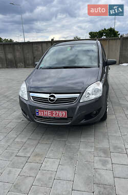 Минивэн Opel Zafira 2009 в Черкассах