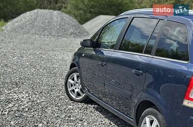 Минивэн Opel Zafira 2011 в 