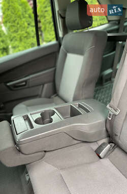Мінівен Opel Zafira 2011 в 