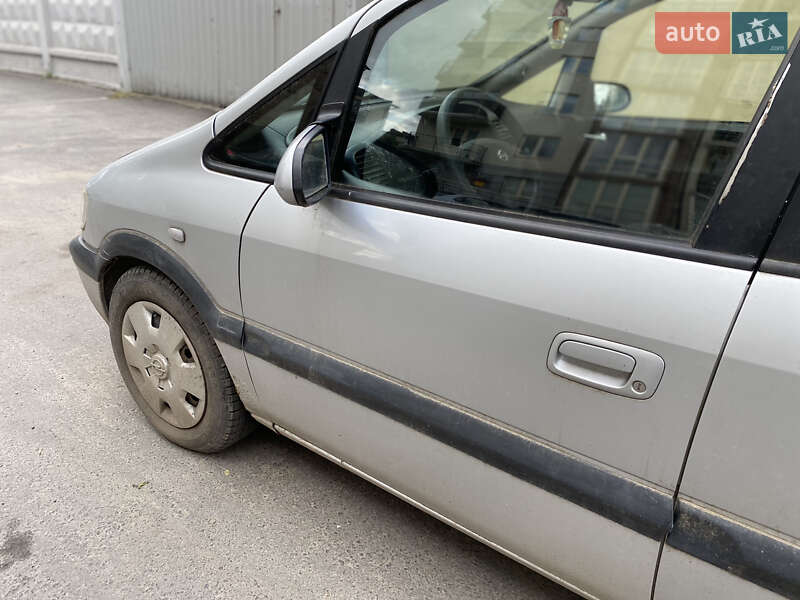 Мінівен Opel Zafira 2003 в Львові