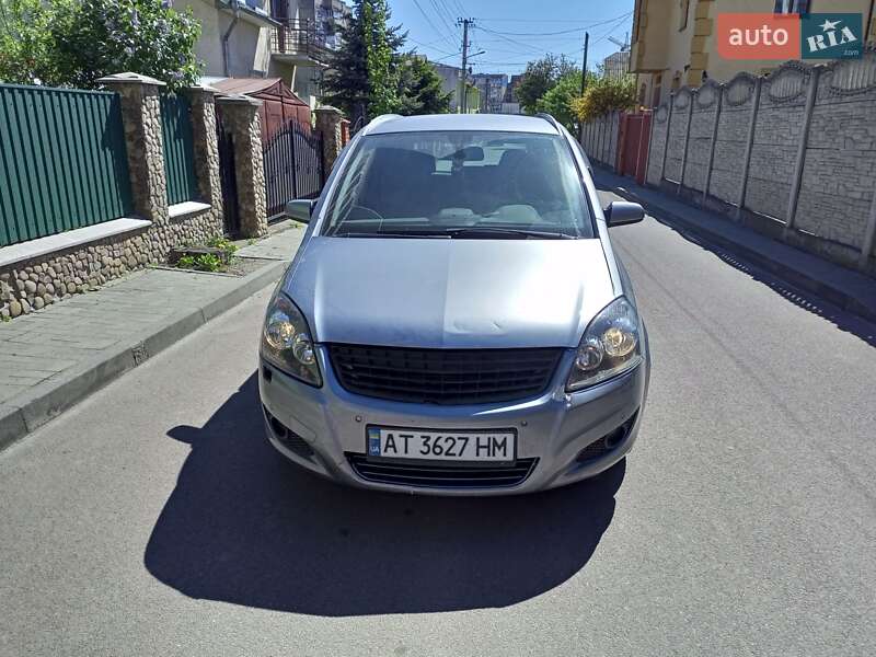 Минивэн Opel Zafira 2009 в 