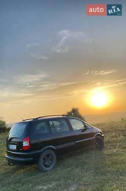 Минивэн Opel Zafira 2004 в 