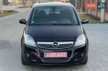 Минивэн Opel Zafira 2011 в 
