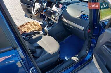 Минивэн Opel Zafira 2008 в 