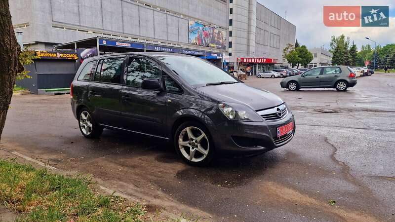 Минивэн Opel Zafira 2010 в Запорожье