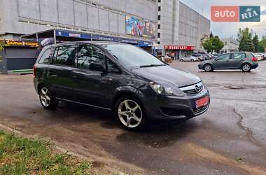 Минивэн Opel Zafira 2010 в 