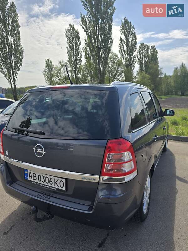 Минивэн Opel Zafira 2011 в Ирпене