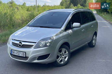 Мінівен Opel Zafira 2010 в Цумані