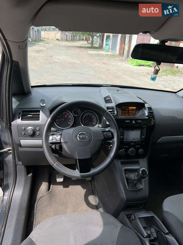 Мінівен Opel Zafira 2014 в Чернігові