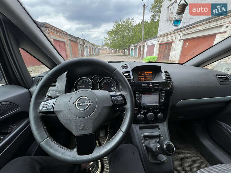 Мінівен Opel Zafira 2014 в Чернігові