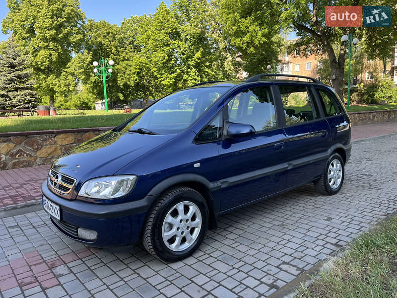 Минивэн Opel Zafira 2004 в Могилев-Подольске