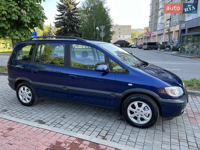 Минивэн Opel Zafira 2004 в Могилев-Подольске
