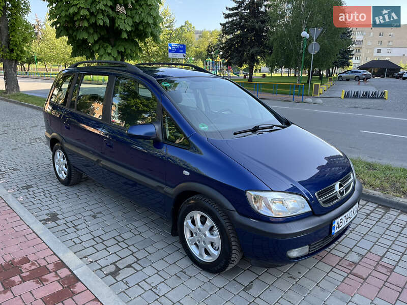 Минивэн Opel Zafira 2004 в Могилев-Подольске