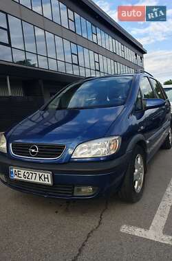 Мінівен Opel Zafira 2002 в Дніпрі