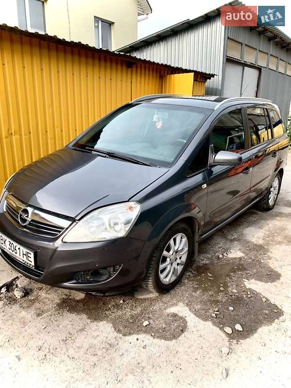Мінівен Opel Zafira 2009 в Рівному