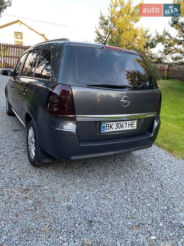 Мінівен Opel Zafira 2009 в Рівному