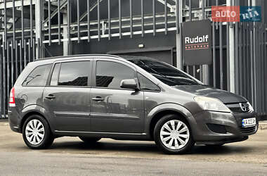 Минивэн Opel Zafira 2011 в Киеве
