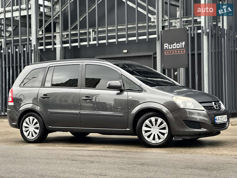 Opel Zafira 2011