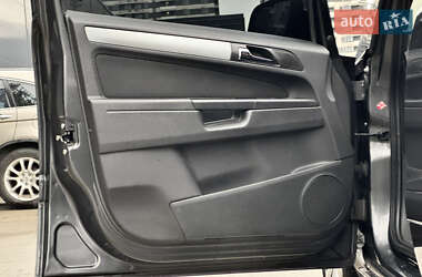 Минивэн Opel Zafira 2011 в 