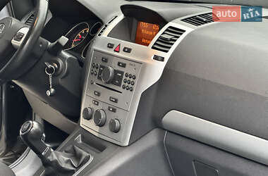Минивэн Opel Zafira 2011 в 