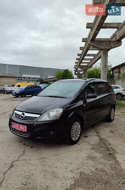Минивэн Opel Zafira 2010 в 