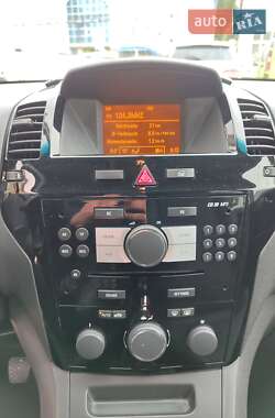 Минивэн Opel Zafira 2010 в 