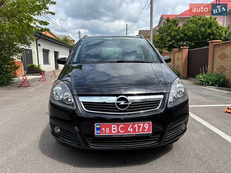 Минивэн Opel Zafira 2007 в Киеве