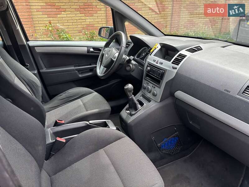 Минивэн Opel Zafira 2007 в Киеве