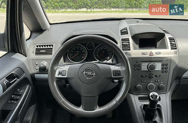 Минивэн Opel Zafira 2005 в 
