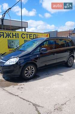 Минивэн Opel Zafira 2010 в Нетешине