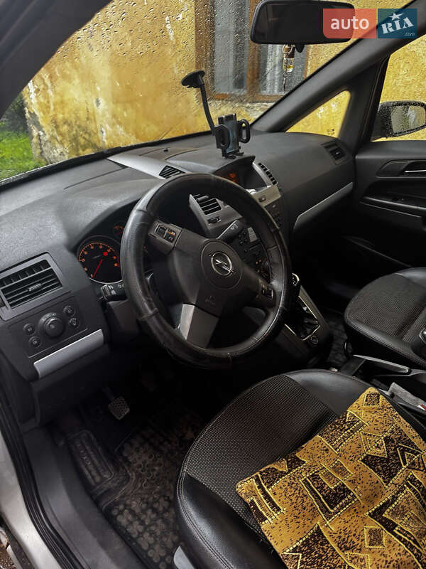 Минивэн Opel Zafira 2007 в Дрогобыче