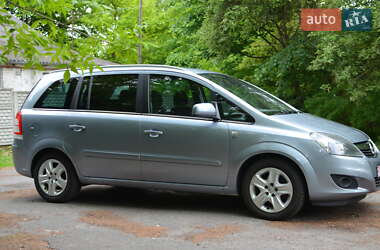 Минивэн Opel Zafira 2010 в 