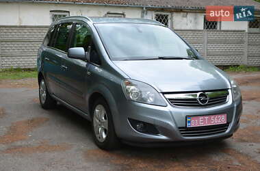 Минивэн Opel Zafira 2010 в 