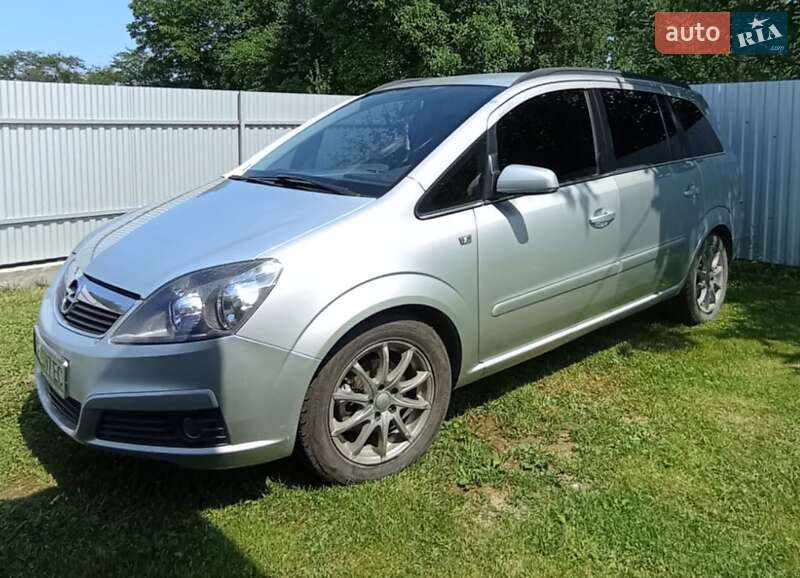Минивэн Opel Zafira 2005 в Вижнице