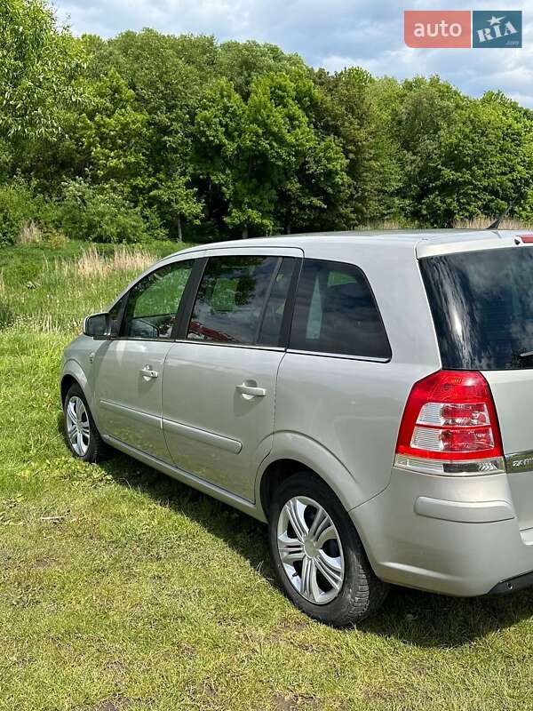 Мінівен Opel Zafira 2010 в Львові